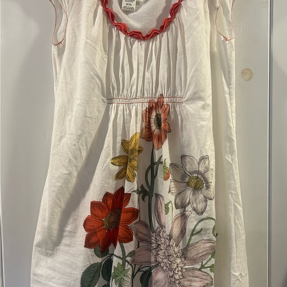 Beautiful cotton dress with a cute trim. - Picture 2 of 6